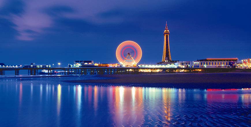Blackpool Illuminations lichtfestival met kermis op pier